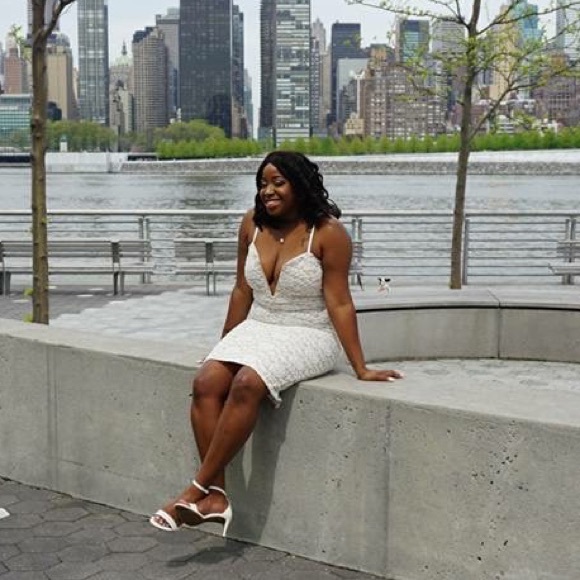 White Rose Lace deep v cut dress - Picture 6 of 6